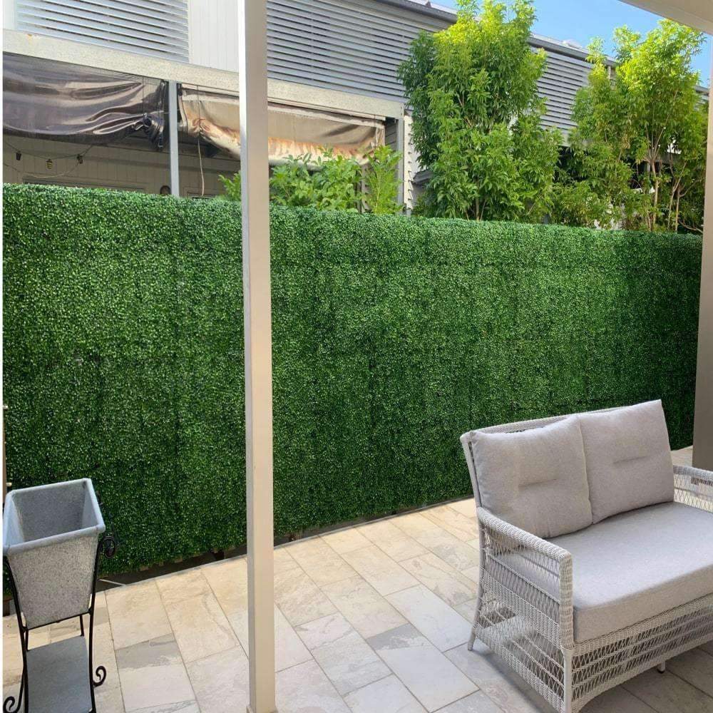 Light English Artificial Boxwood Hedge Panel / Fake Green Wall 1m x 1m ...